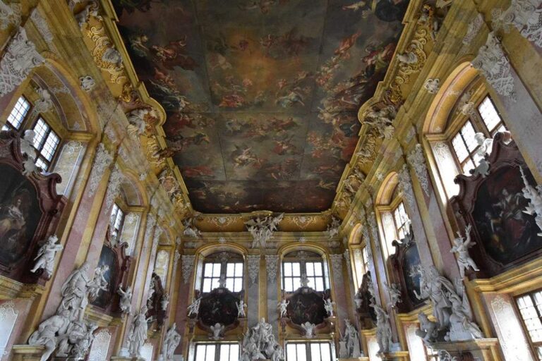 Wnętrze klasztoru w Lubiążu zdjęcie 2