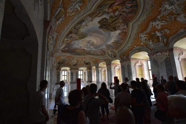 Odrestaurowana sala w klasztorze w Lubiążu