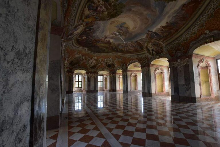 Odrestaurowana sala w klasztorze w Lubiążu zdjęcie 2