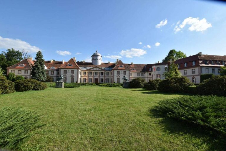 Front pałacu Maltzanów w Miliczu