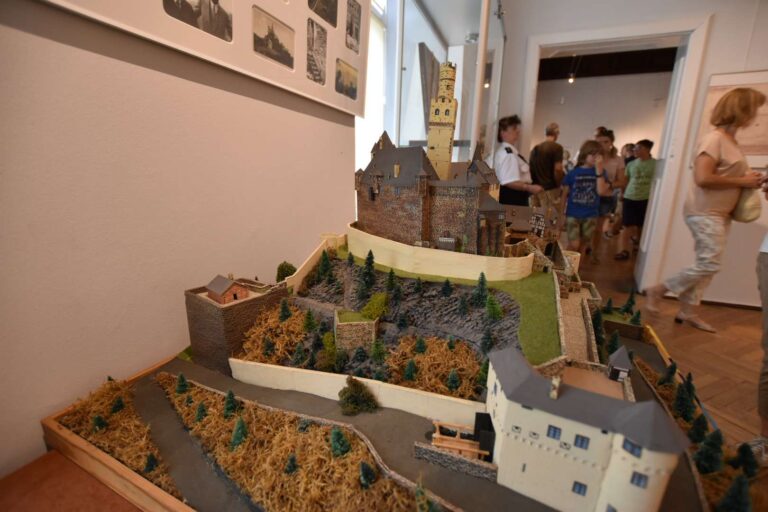 Widok na tył makiety zamku