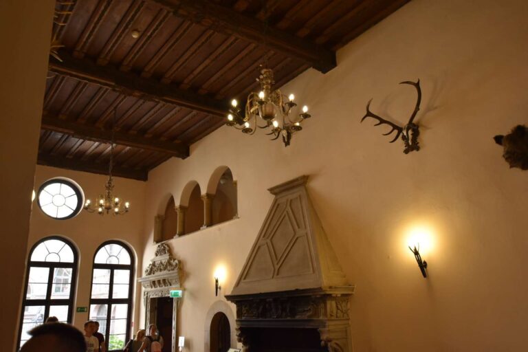 Sala z trofeami myśliwskimi w zamku Książ