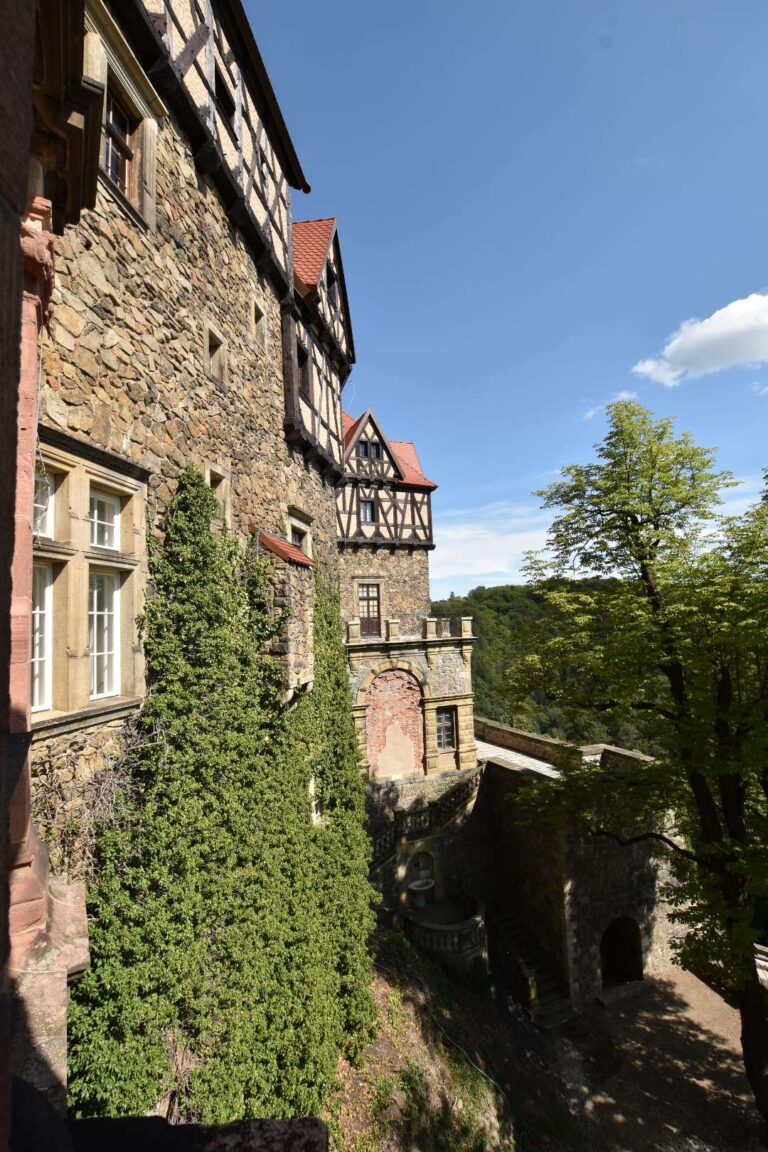 Widok na boczną ścianę w Zamku Książ