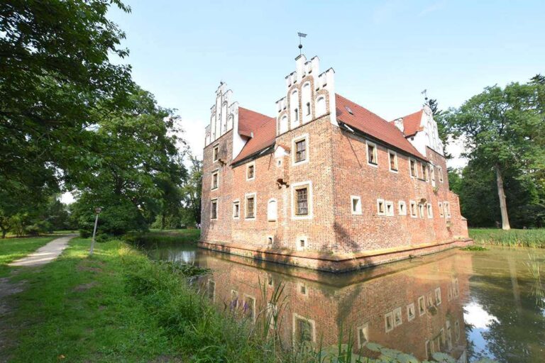 Tylny lewy narożnik zamku Wojnowice