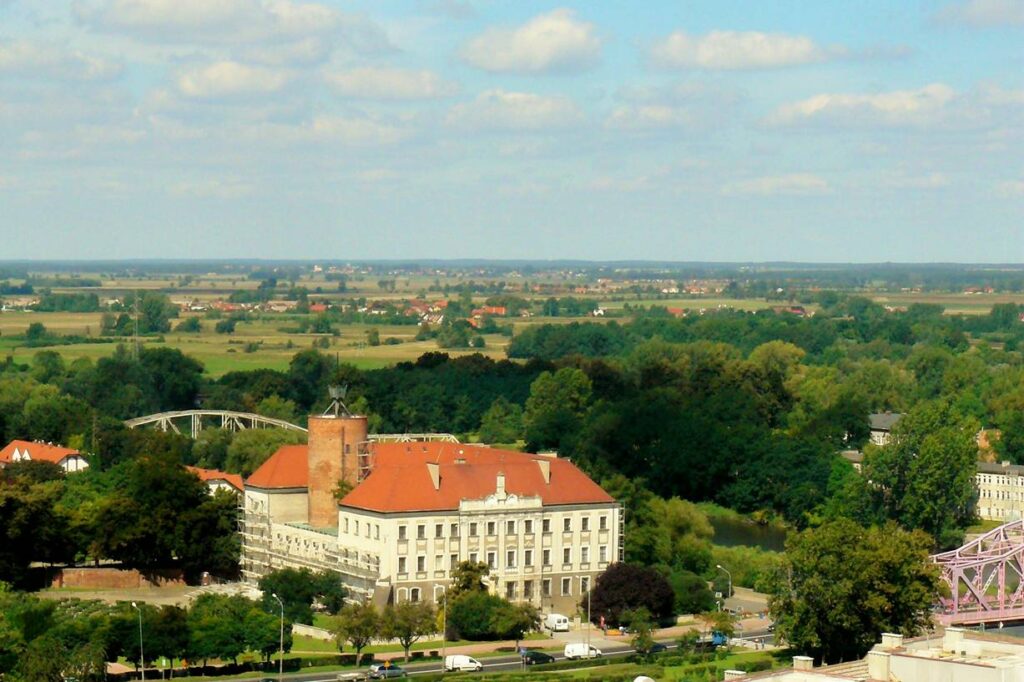 Zamek w Głogowie widok z lotu ptaka, MARTYNA CC BY-SA 3.0 pl, źródło: Wikipedia Zamek w Głogowie widok z lotu ptaka, MARTYNA CC BY-SA 3.0 pl, źródło: Wikipedia